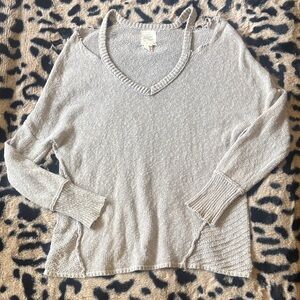 Between Me & You Gray V-Neck Women's Sweater Cut-out Shoulder